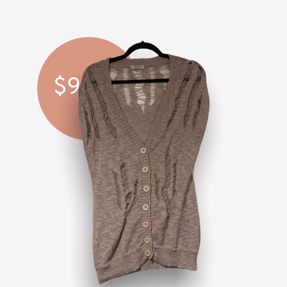 Size: Medium Rose short sleeves